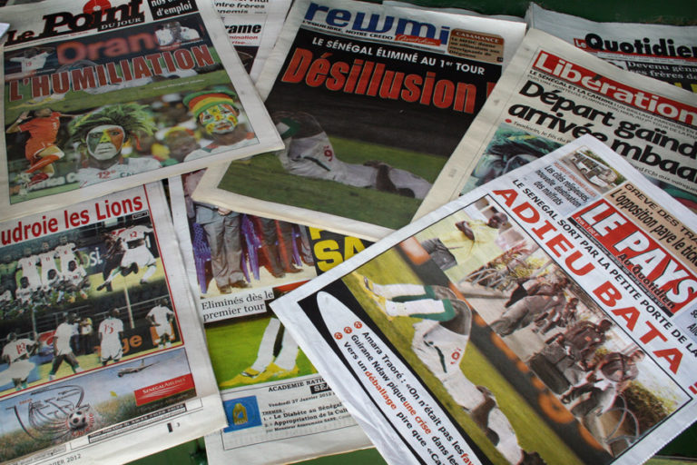 Todos los periódicos senegaleses llevaron la derrota a sus portadas
