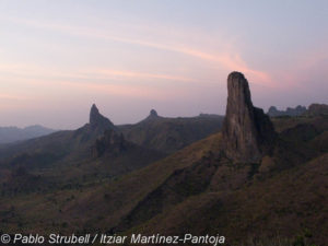 Atardecer desde mirador de Rumsiki (© Strubell/Martínez-Pantoja)