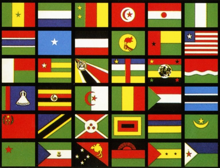 Banderas africanas en la portada de Survival, de Bob Marley.