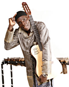 Mtukudzi esperó hasta los 25 años para poder dar su primer paso como músico