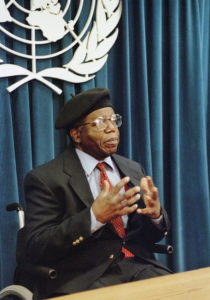 En 1999, Chinua Achebe fue nombrado embajador de Buena Voluntad por el Fondo de Población de Naciones Unidas (Imagen: UN Photo/Evan Schneider)