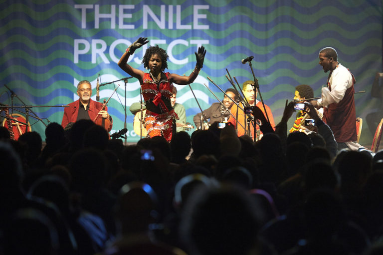 Actuación de The Nile Project en El Cairo en enero de 2013 (Imagen: Matjaz Kacicnik)