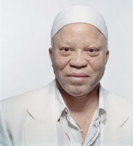 Retrato del cantante maliense Salif Keita