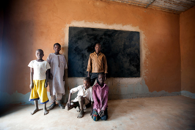 Para poder erradicar la pobreza en África subsahariana, es necesario apostar por la paz y las reformas institucionales. Imagen: UN Photo/Albert González Farran.