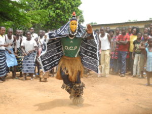 El goh es la danza de Bozi, una aldea a 5 kilómetros de Yamusukro, la capital política de Costa de Marfil. 