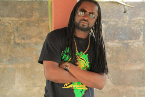 Spyrow mezcla sonoridades del continente negro y el groove new age jamaicano.