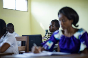 Al enfocar su actividad en la educación, la filantropía de Dangote tiene el poder de transformar una generación (Imagen: Ollivier Girard/CIFOR)