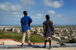 Existen evidencias de que grupos armados reclutan niños desde las “falsas escuelas coránicas” con la connivencia de sus maestros. Imagen: Sam Phelps/Majority World