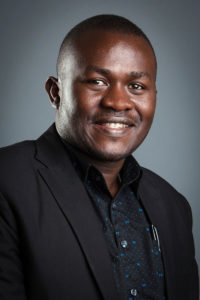 Alphonce Shiundu es editor de Africa Check en Kenia. 