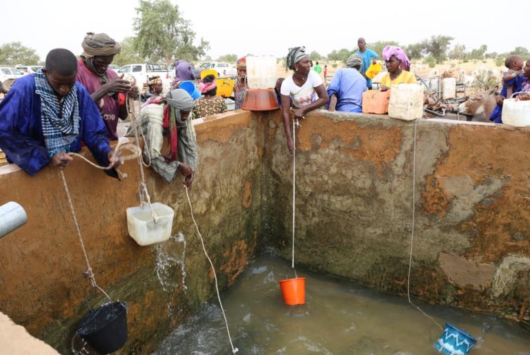 Un depósito de agua en la región de Louga, en el norte de Senegal. Boulenger Xavier/Shutterstock