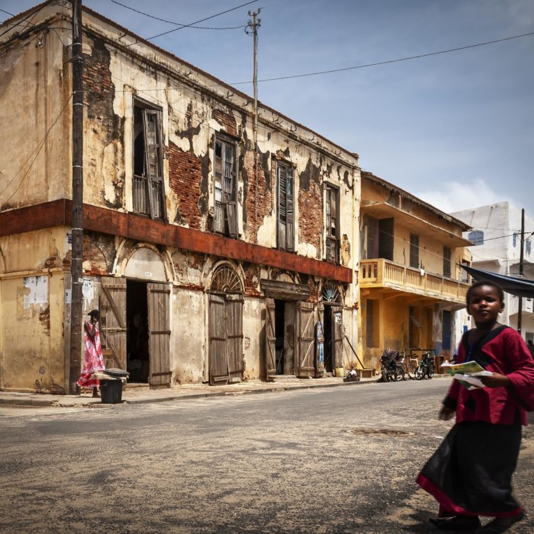 el virus está reforzando la necesidad de crear puestos de trabajo decentes. Esta sigue siendo la cuestión clave que hay que resolver en África para los jóvenes.Imagen: Mario Matías