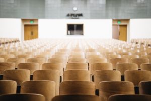 Los estudiantes subsaharianos se encuentran sometidos a diferentes tipos de acoso en el ámbito académico. Imagen de Nathan Dumlao.