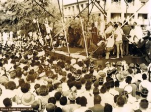 Discurso de Valdiodio N'diaye en la plaza Protêt (1958).