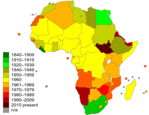 Mapa de Wikipedia con las fechas de las independencias africanas. 