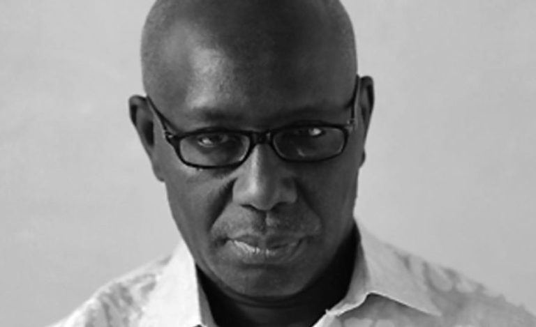 Imagen: Boubacar Boris Diop en el portal Dakar-echo.com